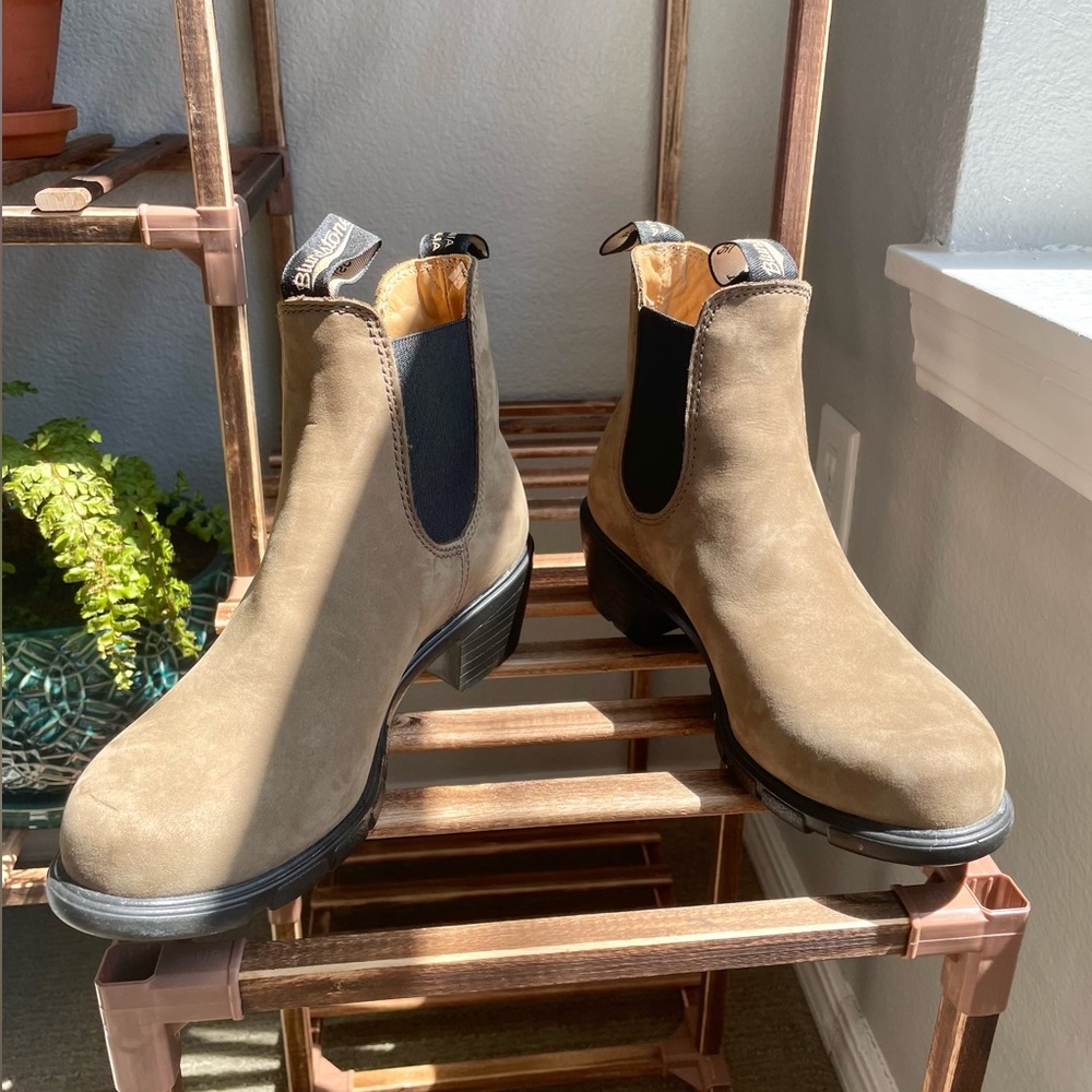 Blundstone Antique Taupe Suede Boots, style 1672